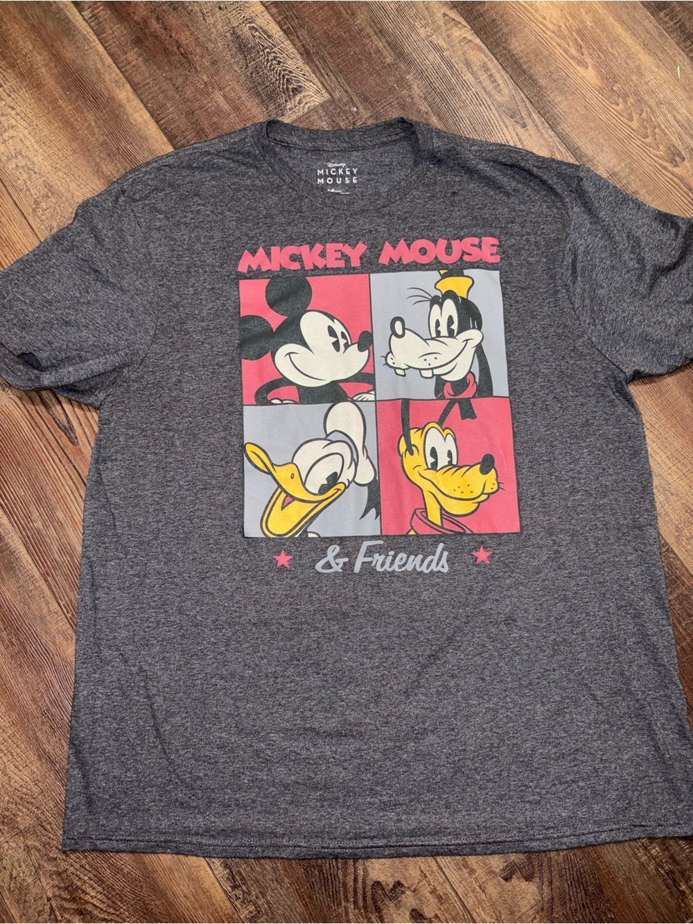 officially licensed Disney Mickey Mouse & FriendsGray Graphic men’s size XL
